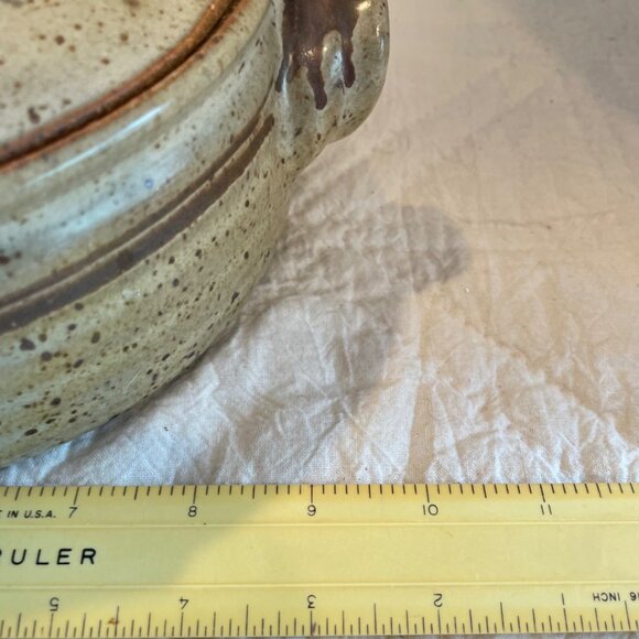 Handcrafted Stoneware Bundt Cake Pan With Lid Speckled Beige & Brown Finish Circ - Picture 12 of 13